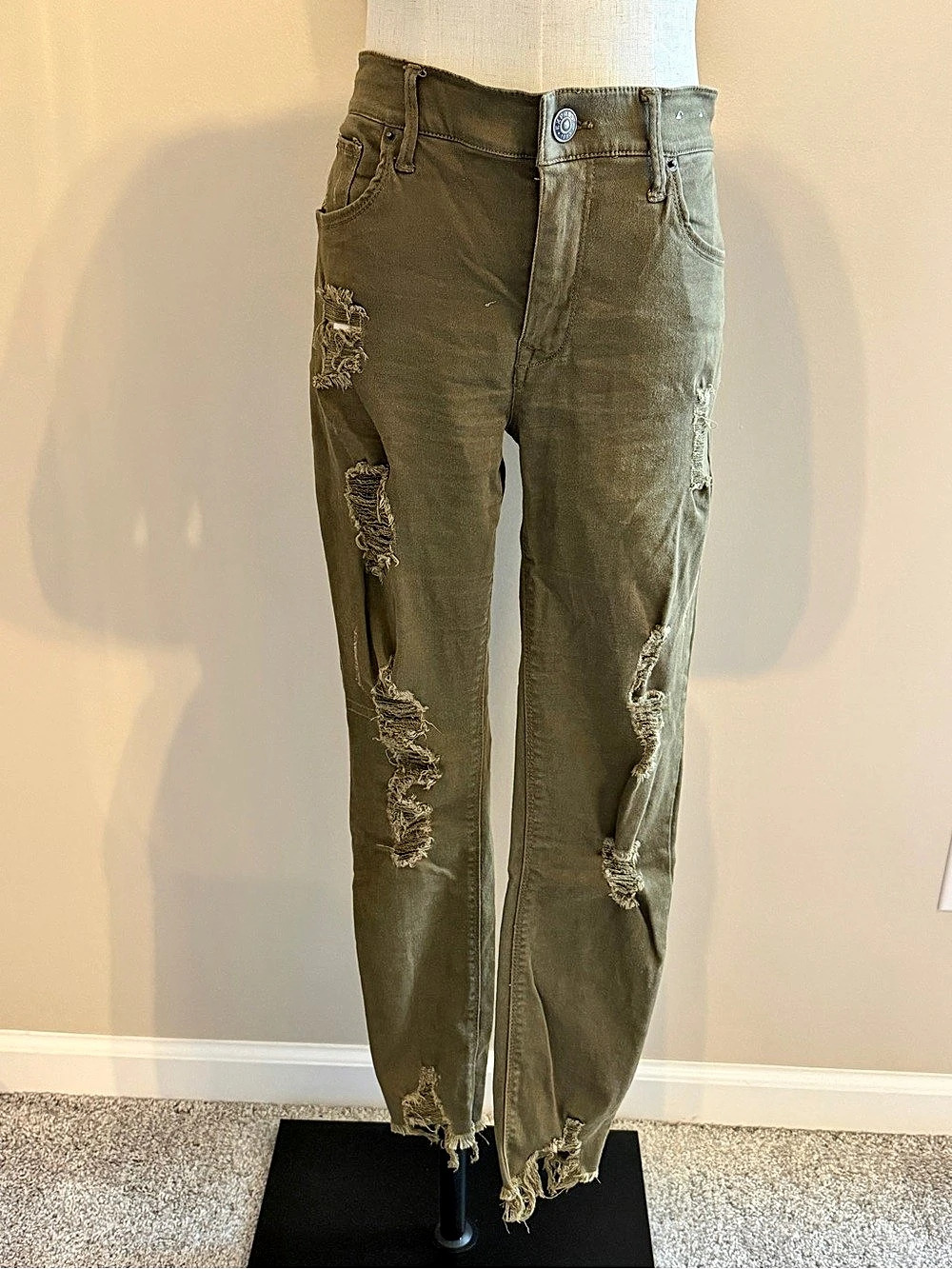 Express Mid-Rise Distressed Skinny Leggings in Army Green